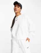 Nike Trend Fleece Cropped Crew Neck Sweatshirt In White