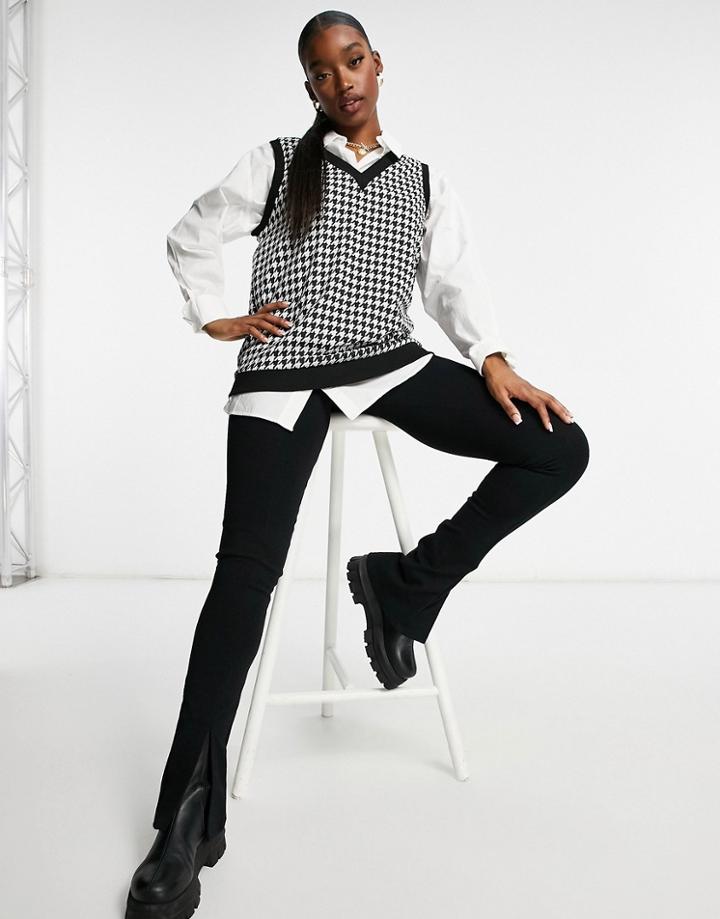 Love & Other Things Knit Sweater Vest In Dogtooth-black