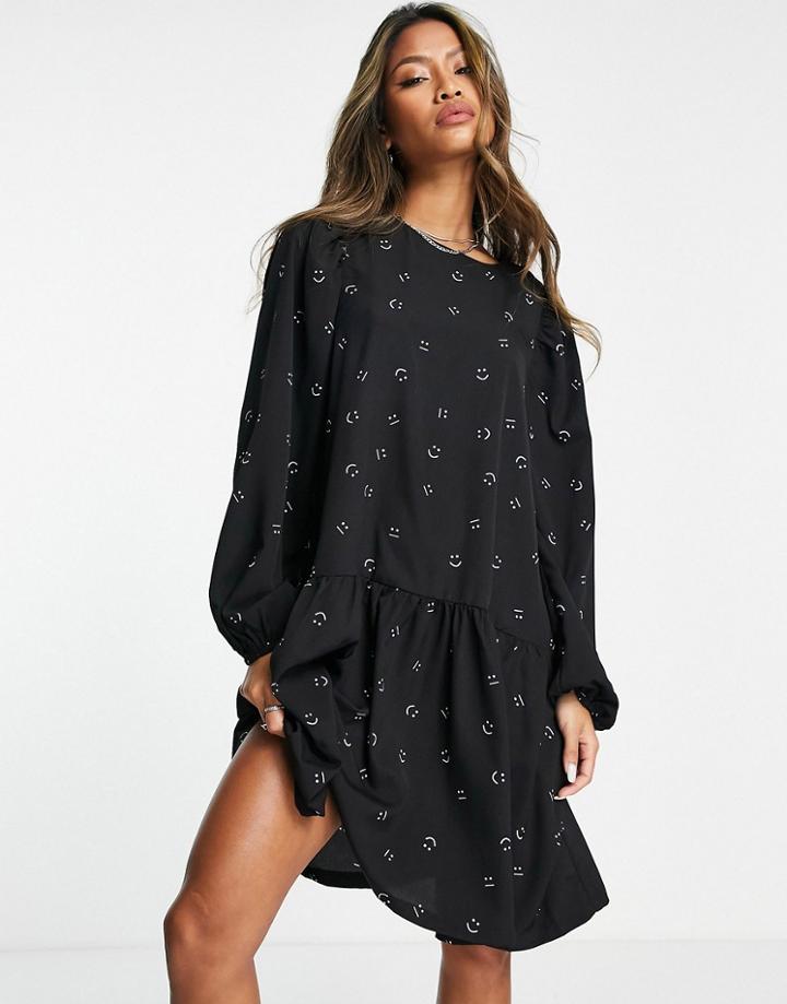 Vila Long Sleeve Mini Smock Dress With Tiered Skirt In Black Print