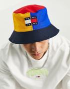 Tommy Jeans Bucket Hat With Flag Logo In Navy Multi