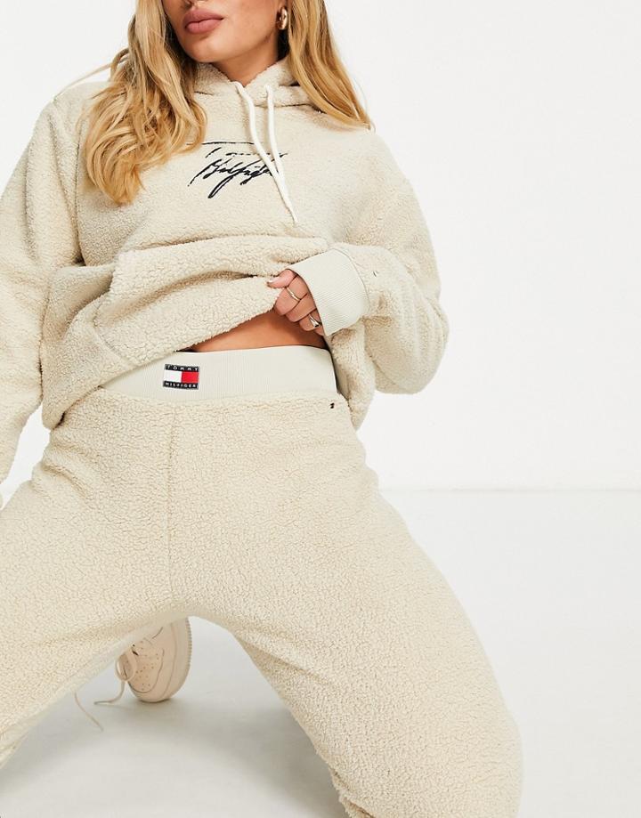 Tommy Hilfiger 85 Sherpa Recycled Fluffy Logo Sweatpants In Cream-white
