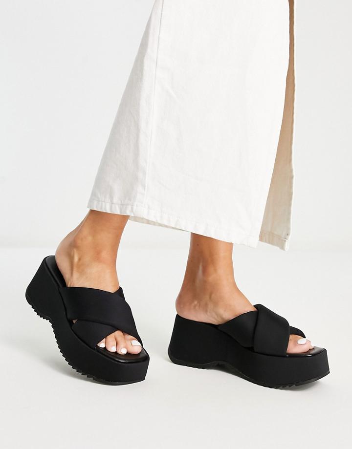 Stradivarius Flatform 90s Sandal In Black