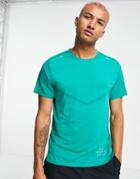 Nike Running Run Division Rise 365 T-shirt In Green