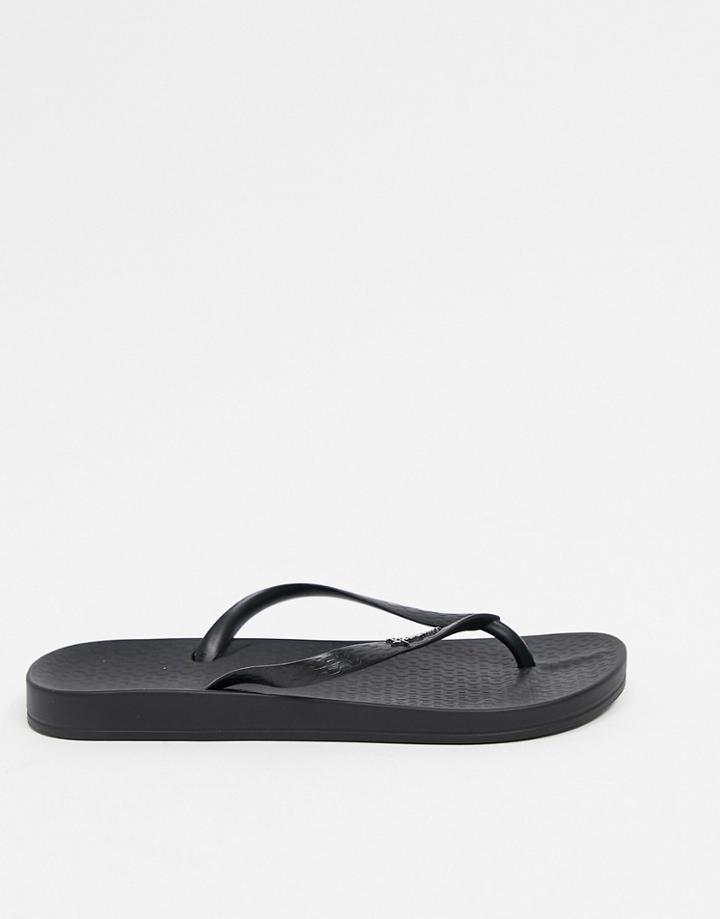 Ipanema Anatomic Flip Flops In Black