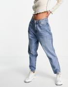 Missguided High Rise Carrot Leg Jean In Light Blue-blues