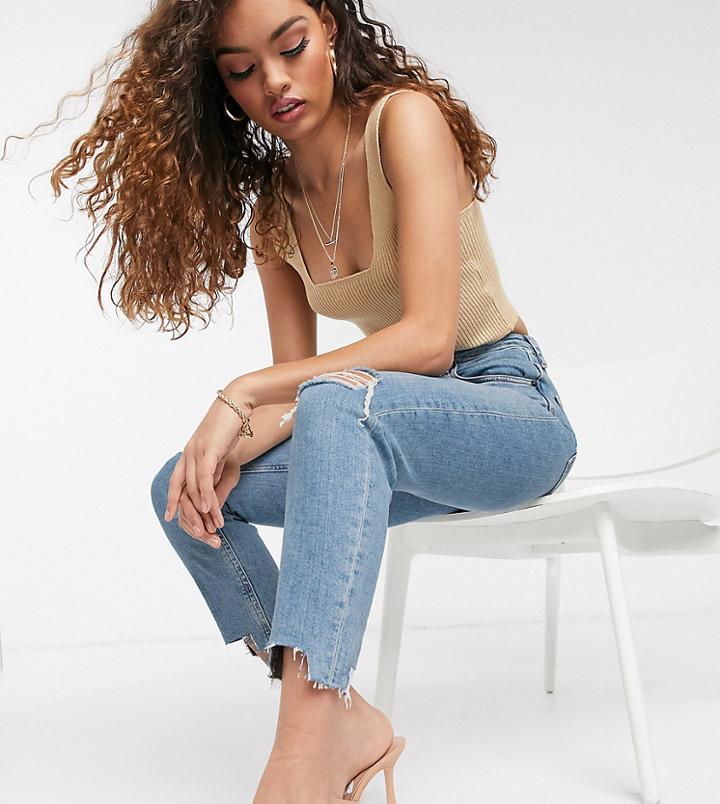 Asos Design Petite Farleigh High Rise Slim Fit Mom Jeans In Light Vintage Wash With Knee Rip & Repair Detail-blues