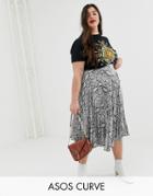 New Look Curve Pleated Satin Midi Skirt In Gray Snake Print - Gray