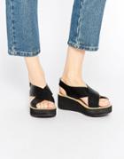 Truffle Collection Dede Cross Strap Flatform Sandals - Black