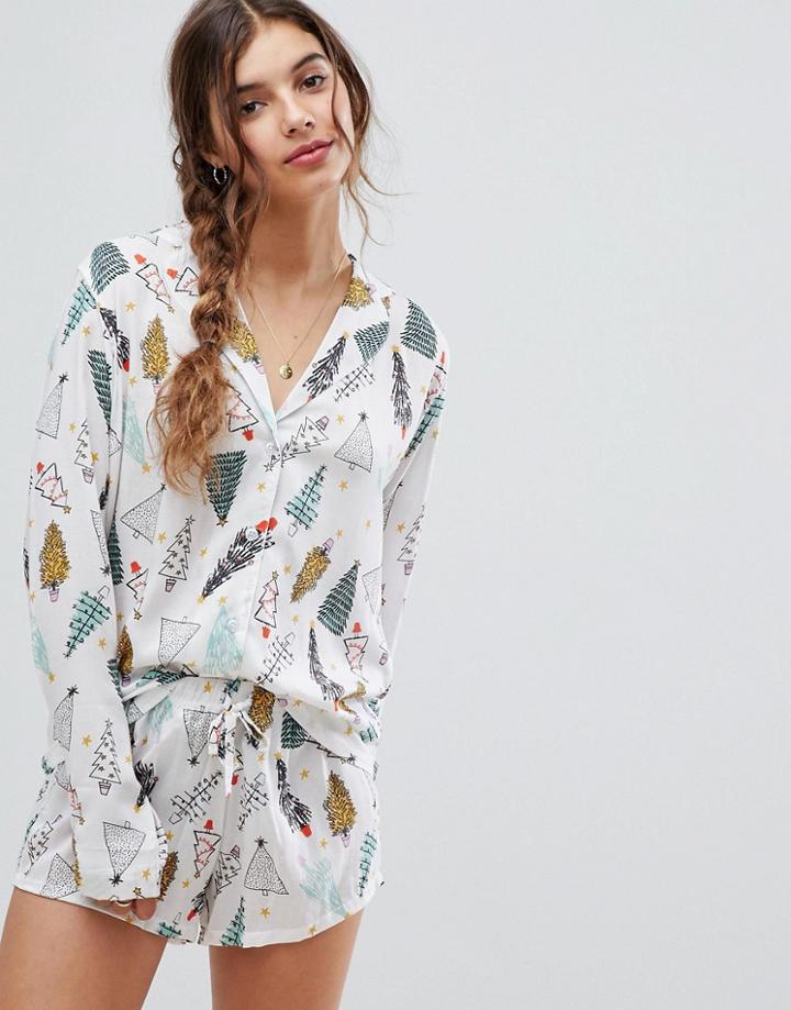 Asos Design Christmas Tree Traditional Shirt And Short Pyjama Set In 100% Modal - White