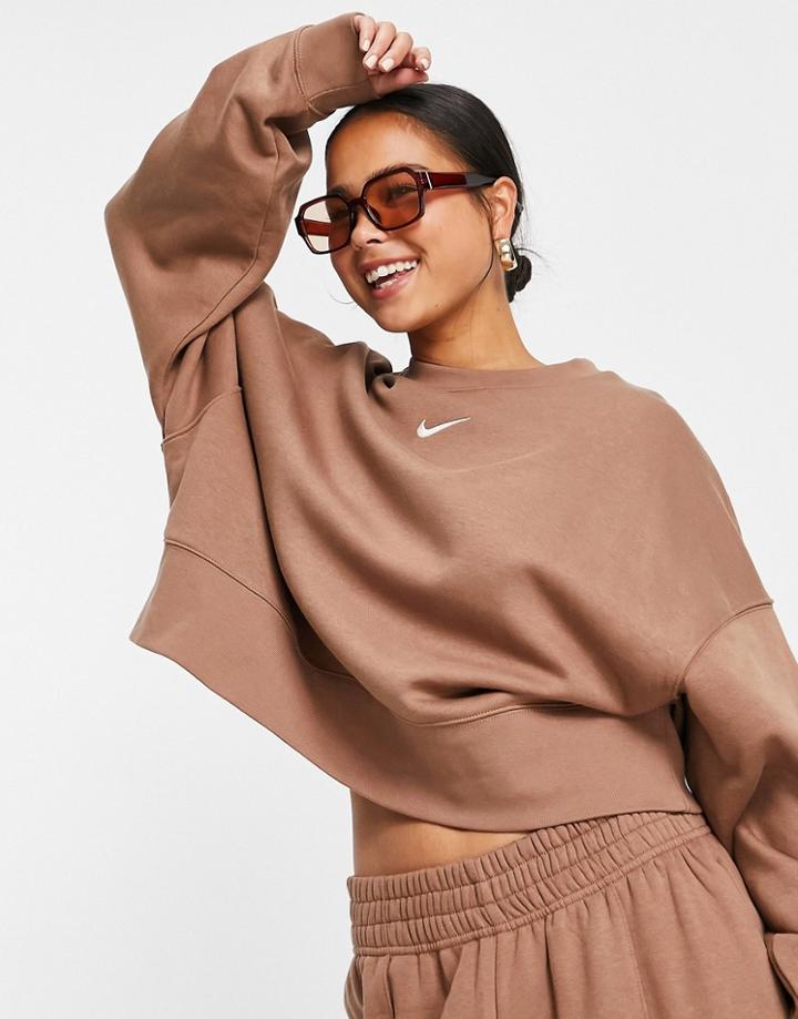 Nike Trend Fleece Cropped Crew Neck Sweat In Brown