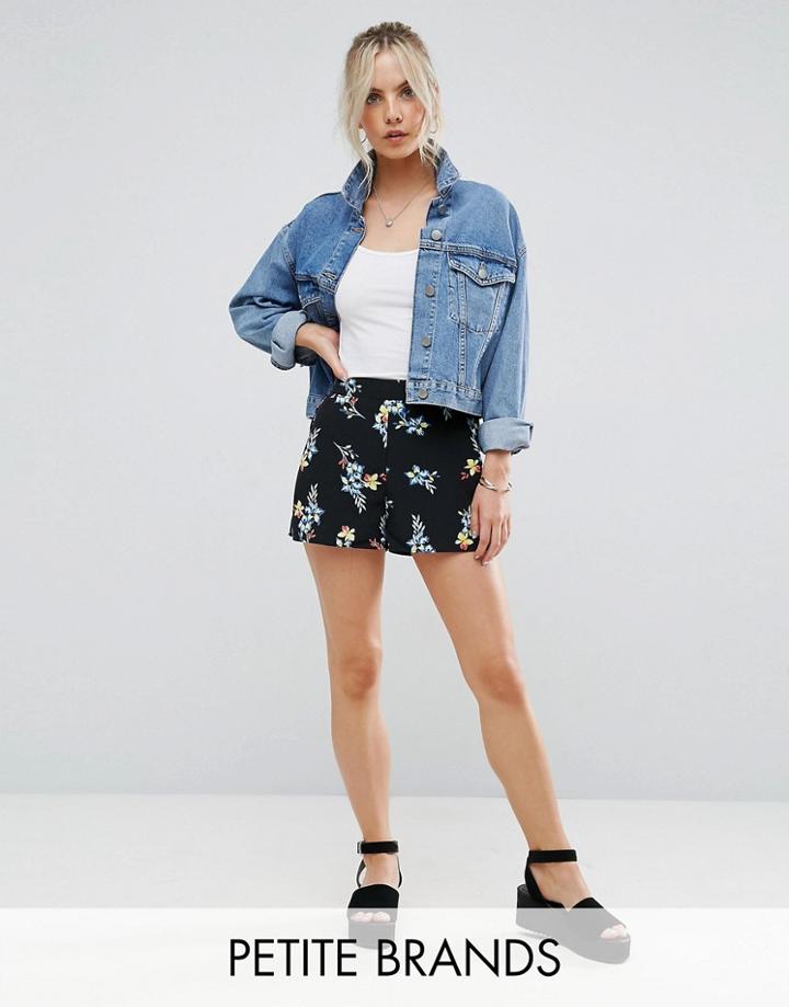 New Look Petite Dark Floral Shorts - Black