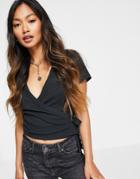Levi's V Front Wrap Tee In Black