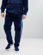 Adidas Originals Adicolor Velour Joggers In Tapered Fit In Navy Cw4916 - Navy