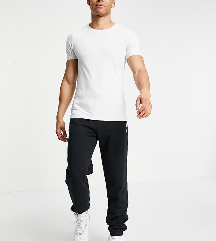 Fred Perry Logo Sweatpants In Black