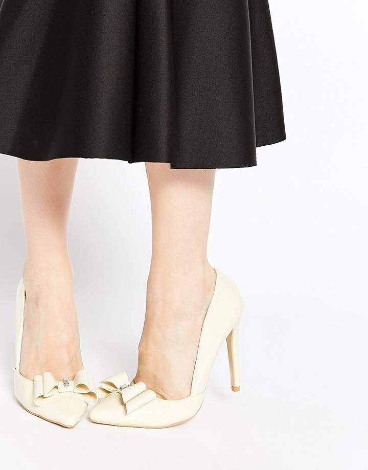 Ax Paris Nina Cut Out Bow Heeled Pumps - Cream