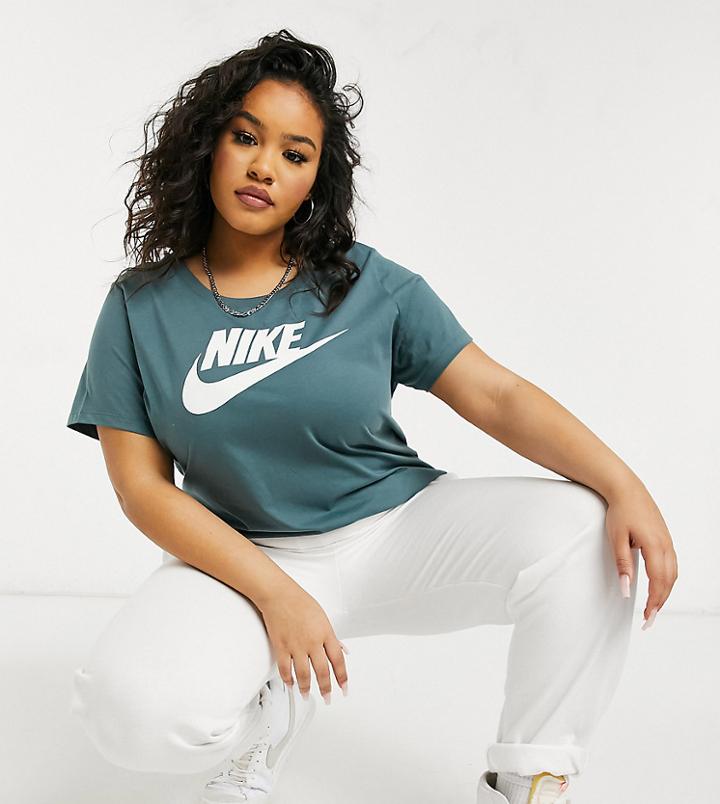 Nike Plus Essential Futura T-shirt In Green