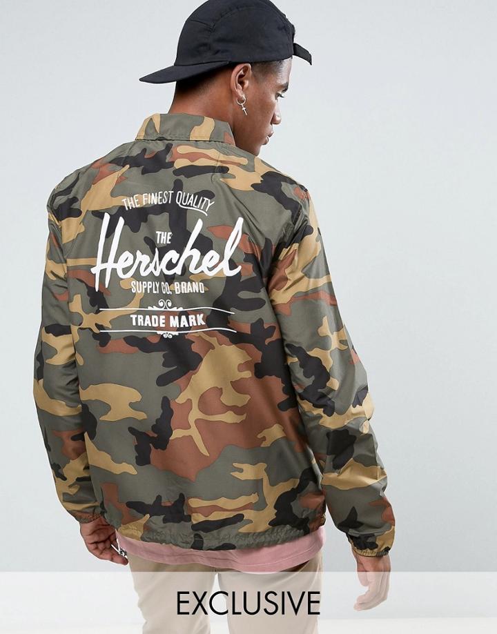 Herschel Voyage Packable Coach Jacket Back Logo Print In Woodland Camo Uk Exclusive - Green