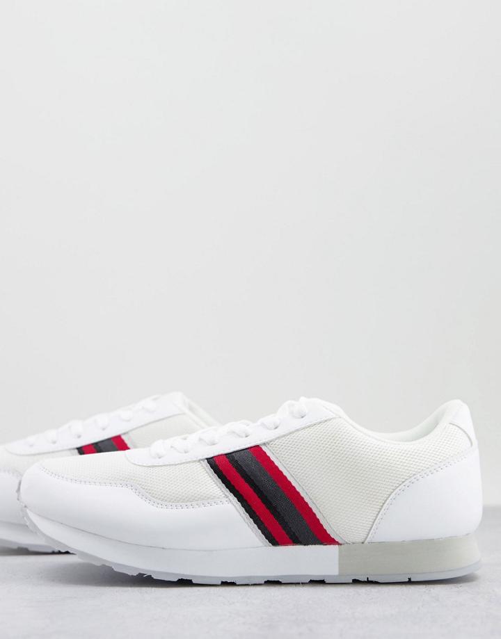 Brave Soul Sporty Runner Sneakers With Knitted Mix In White