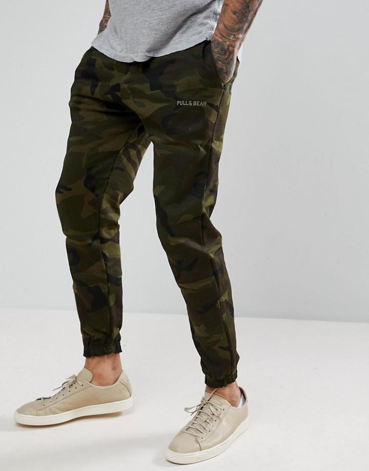 Pull & Bear Carrot Fit Joggers In Camo - Green