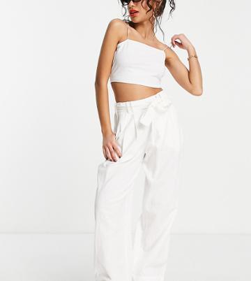 Vila Petite Exclusive Linen Touch Wide Leg Pants In White