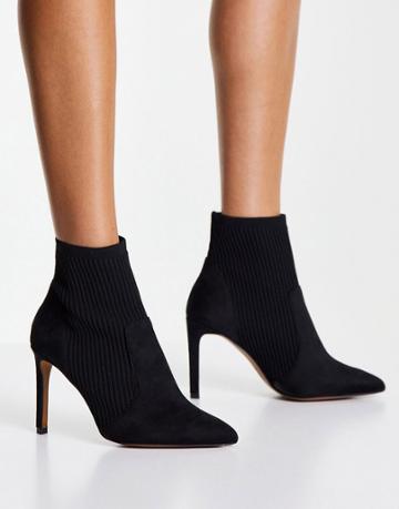 Karen Millen Pointed Heeled Ankle Boots In Black
