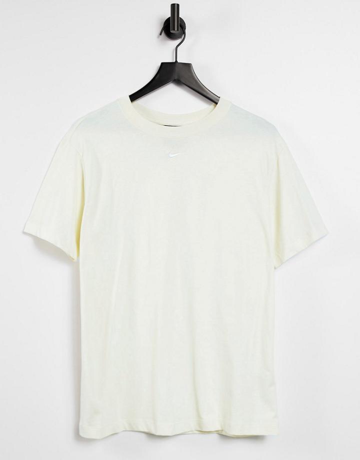 Nike Move To Zero Essential Boyfriend T-shirt In Off White