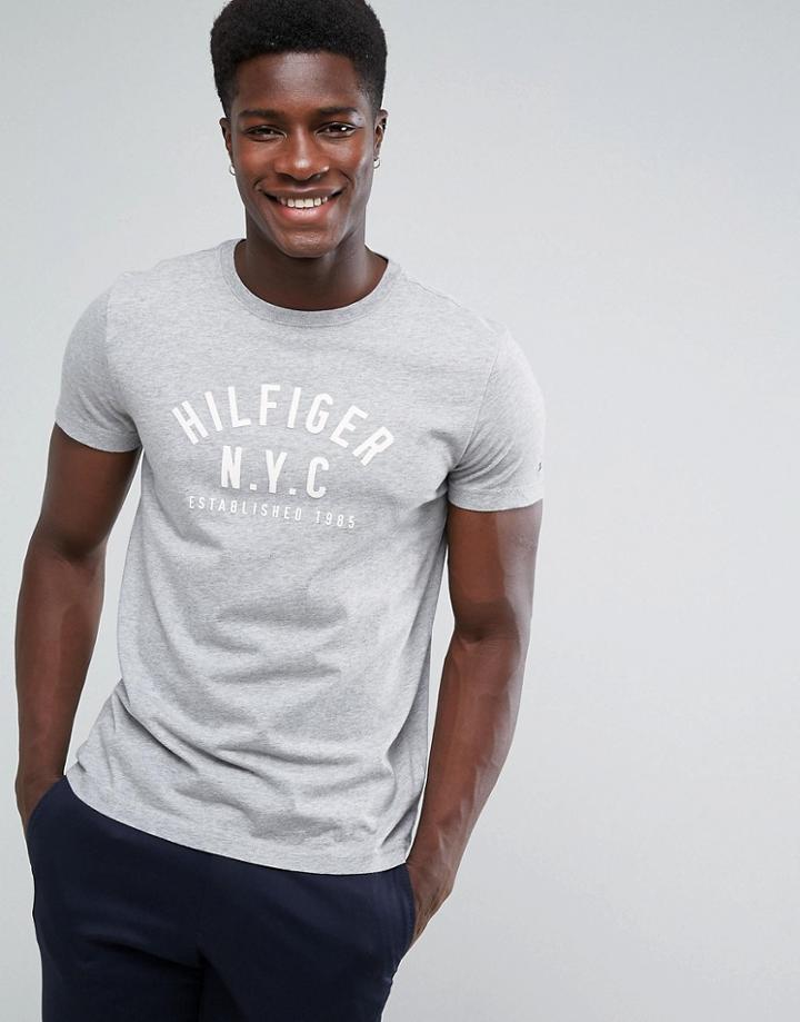 Tommy Hilfiger Chase Large Logo T-shirt In Gray - Gray