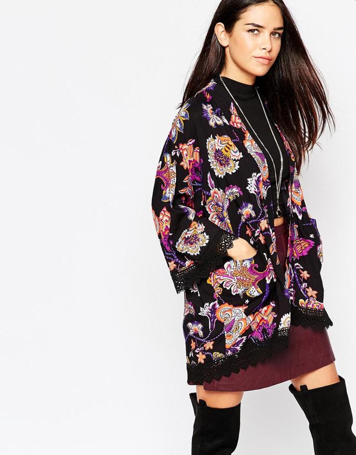 Motel Kimono In Tapestry Print With Crochet Trim - Tapestry Black