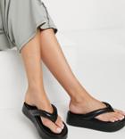 Asos Design Wide Fit Ferris Chunky Flip Flop Sandals In Black