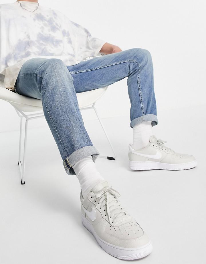 New Look Slim Jeans With Chain In Mid Wash Blue-blues