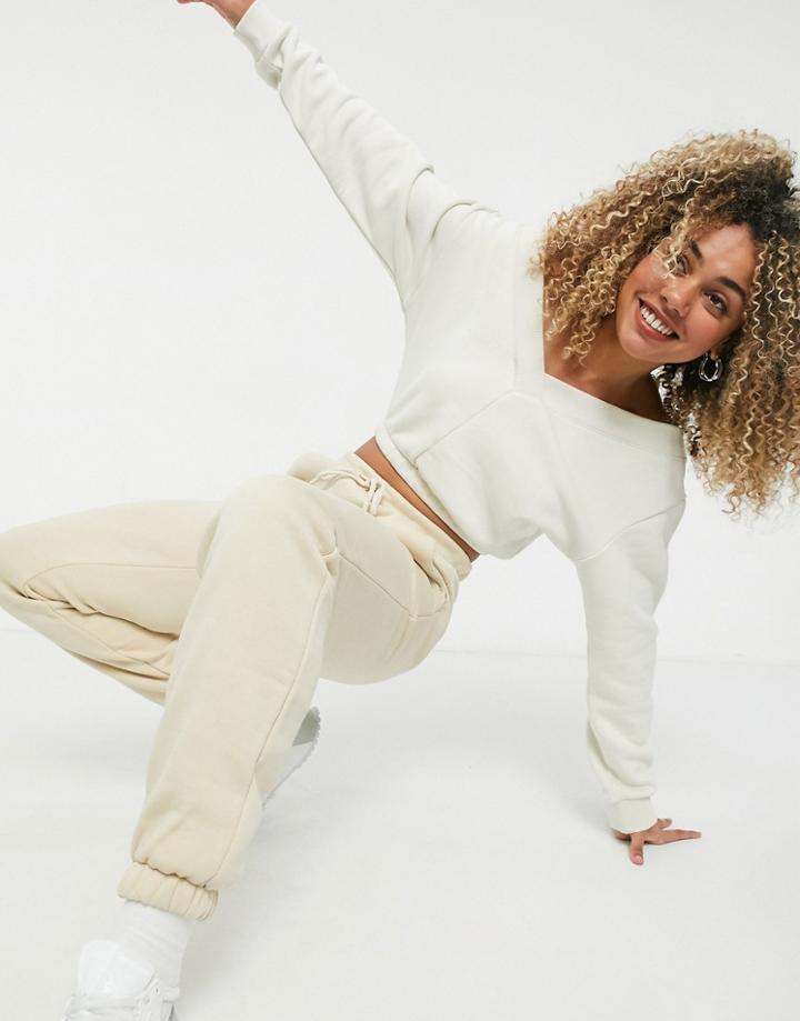 Reebok Studio Oversized Fleece Sweatshirt In Cream-white