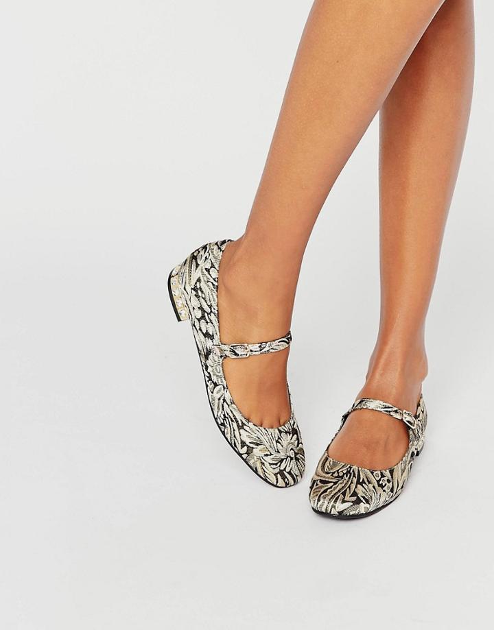 New Look Barogue Mini Block Heeled Shoe - Gold
