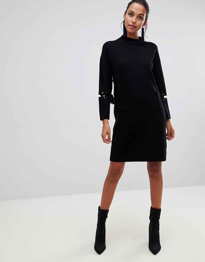 Liquorish Long Sweater Dress With Front Pockets And Lacing Detail On Sleeves - Black