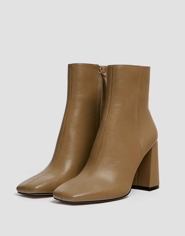 Pull & Bear Heeled Ankle Boot In Brown