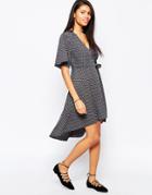 Influence Flare Sleeve Wrap Front Midi Dress In Circular Geo Tile Print - Green