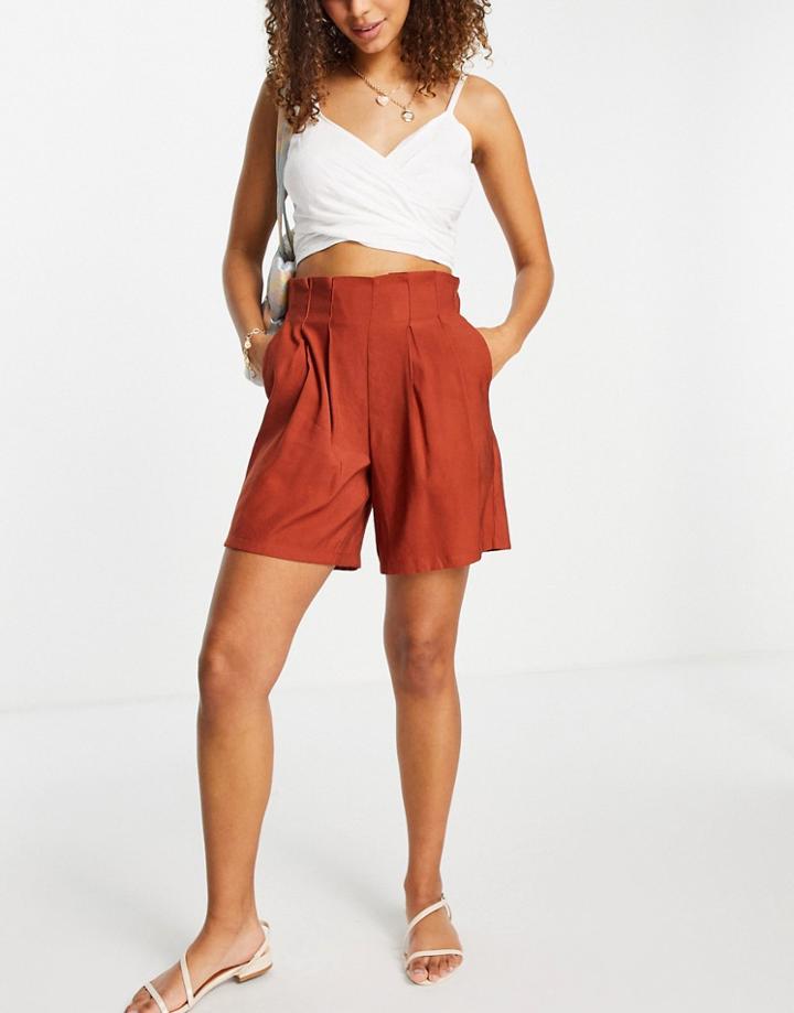Pieces Tailored Shorts With Pleats In Rust-orange