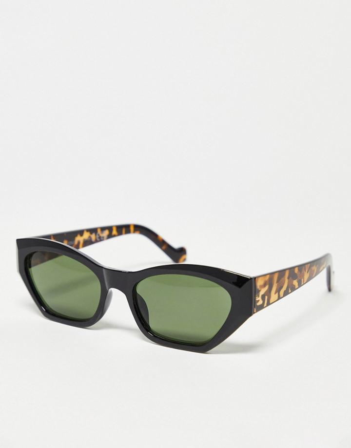 Svnx Chunky Angled Cat Eye Sunglasses In Black