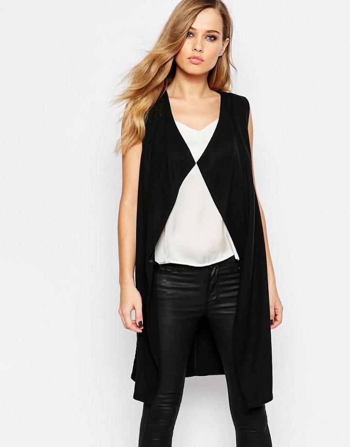 Sisley Longline Sleeveless Vest In Black - 100 Black