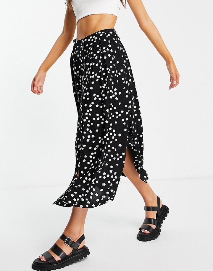 Asos Design Button Through Midi Skirt With Deep Pocket Detail In Mono Daisy Print-multi