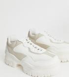 Asos Design Wide Fit Dart Chunky Sneakers In White
