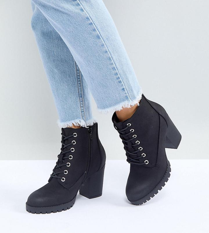 New Look Wide Fit Lace Up Cleated Sole Heeled Ankle Boot - Black