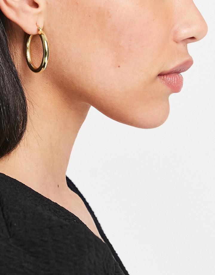 Svnx Classic Hoop Earring In Gold