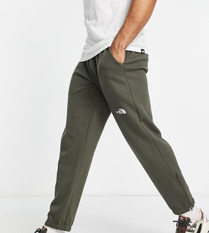 The North Face Tech Sweatpants In Khaki - Exclusive To Asos-green