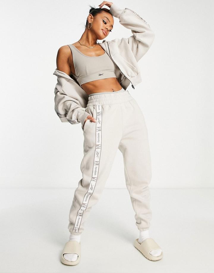 Reebok Sweatpants In Oatmeal With Taping-neutral