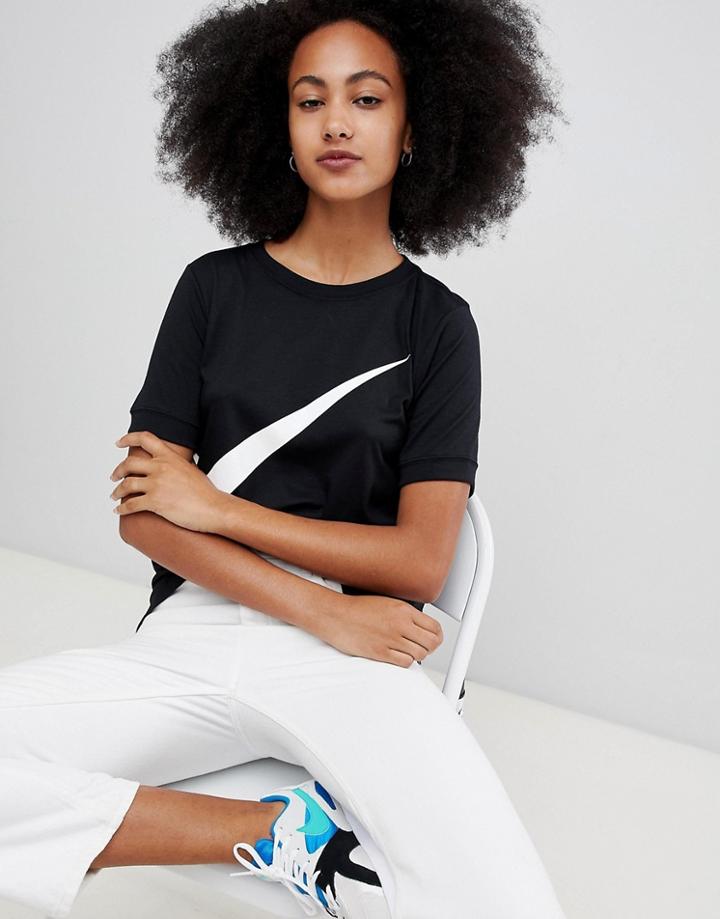 Nike Swoosh T-shirt In Black