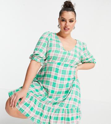 New Look Curve V Neck Button 3/4 Sleeve Tiered Midi In Green Check