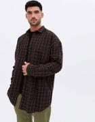 New Look 90's Oversized Long Sleeve Shirt In Black And Brown Plaid