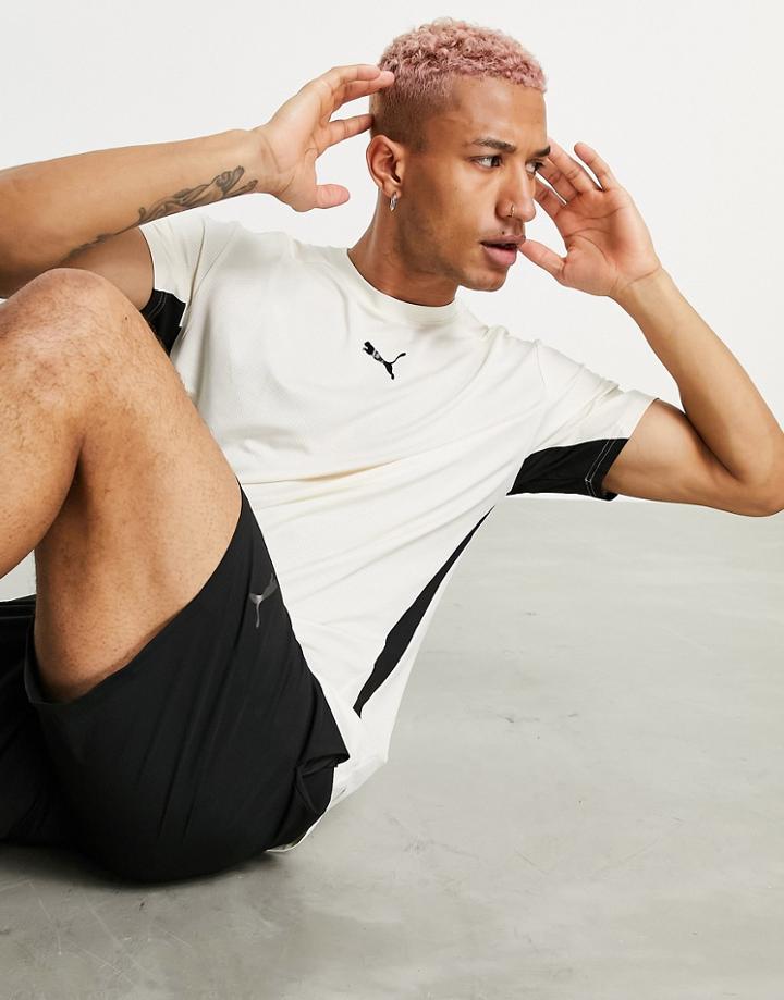 Puma Training Vent T-shirt In Cream-white
