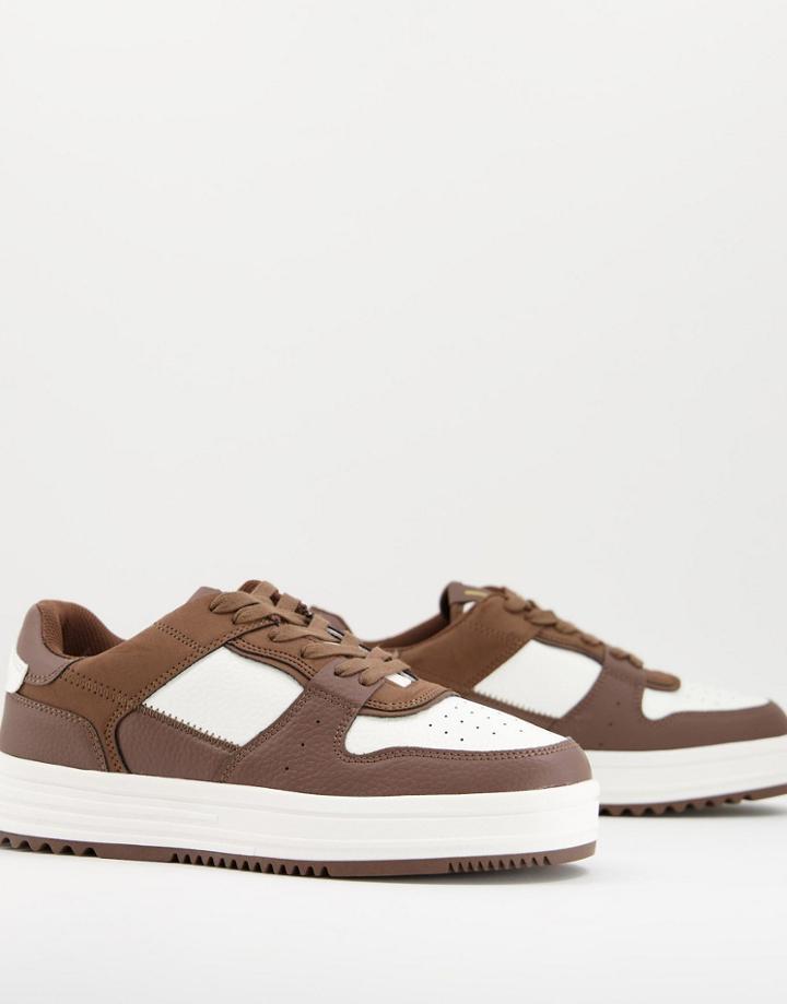 Bershka Sneakers In White With Brown Contrast