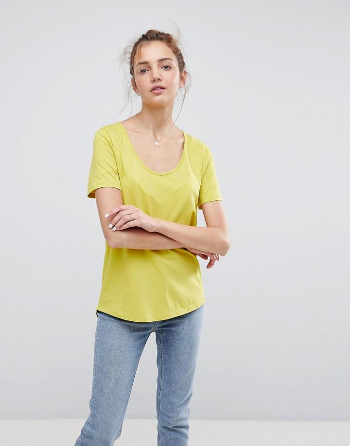 Asos T-shirt With Scoop Neck And Curved Hem - Yellow